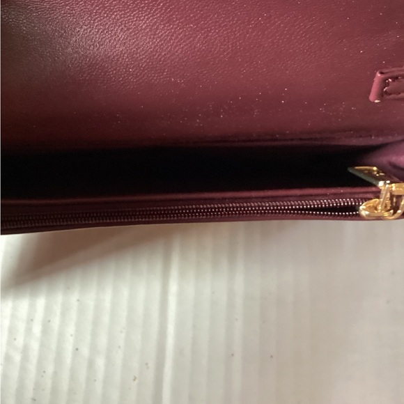 Badgley Mischka Plum Crossbody Bag with Chain Strap - Picture 8 of 9